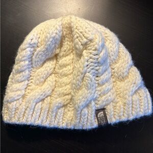 North face cable minna beanie with fleece lining